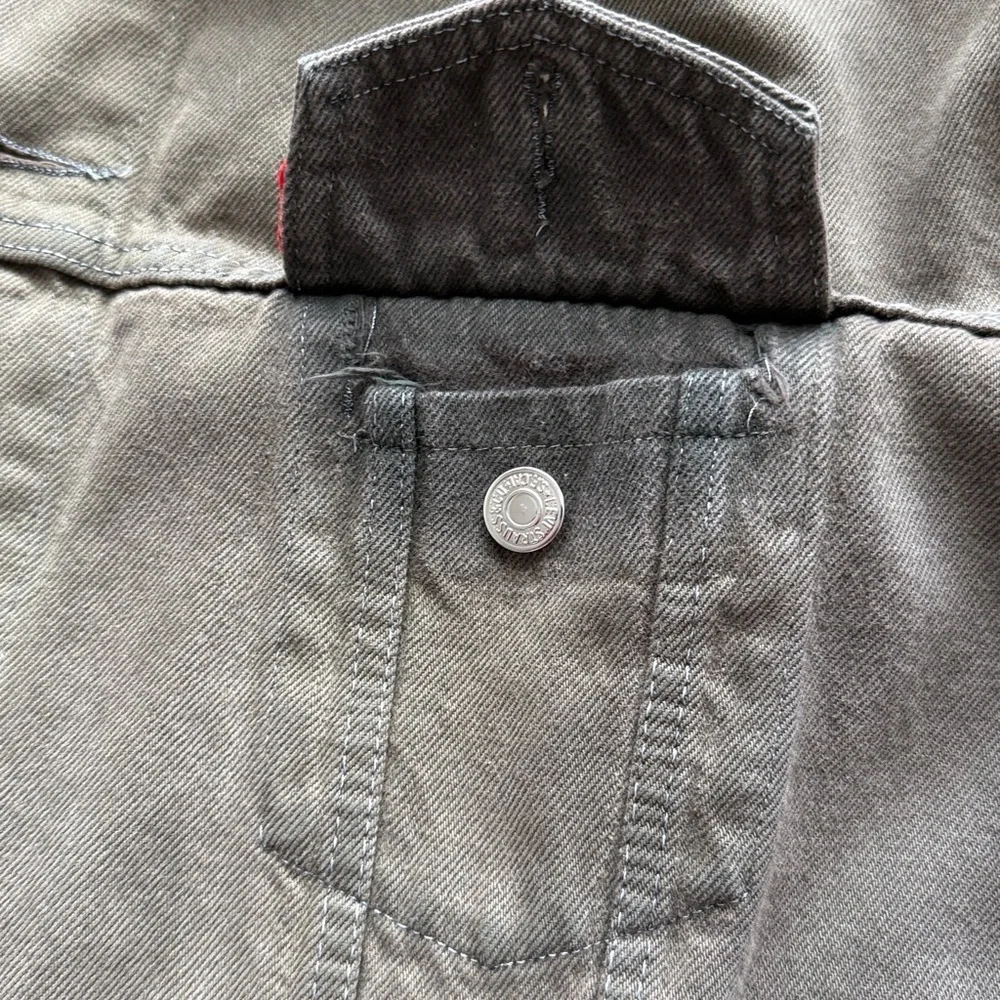Vintage 80s Levi’s 70506-0250 Olive Green Denim Trucker Jacket Made in Europe